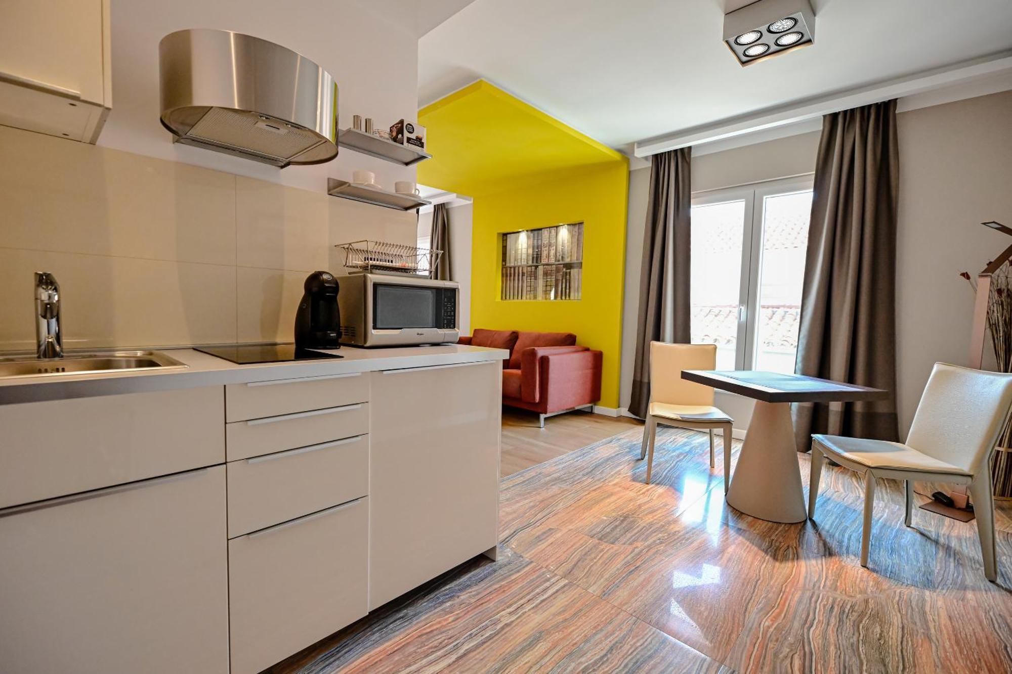 Dantes Apartment